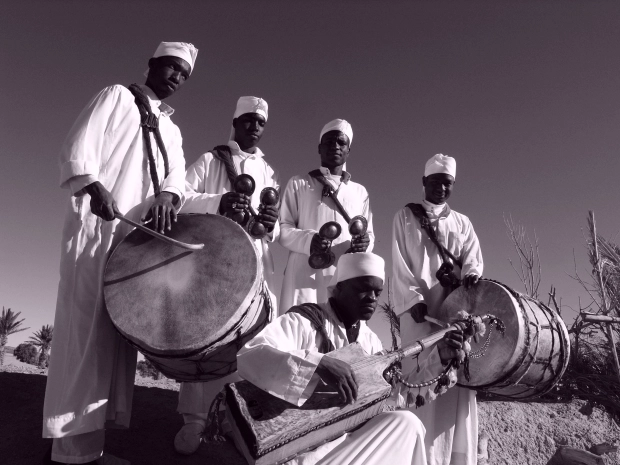 غسلوني بالماء الدافي | الموت في أغنية كناوة معازف المغرب